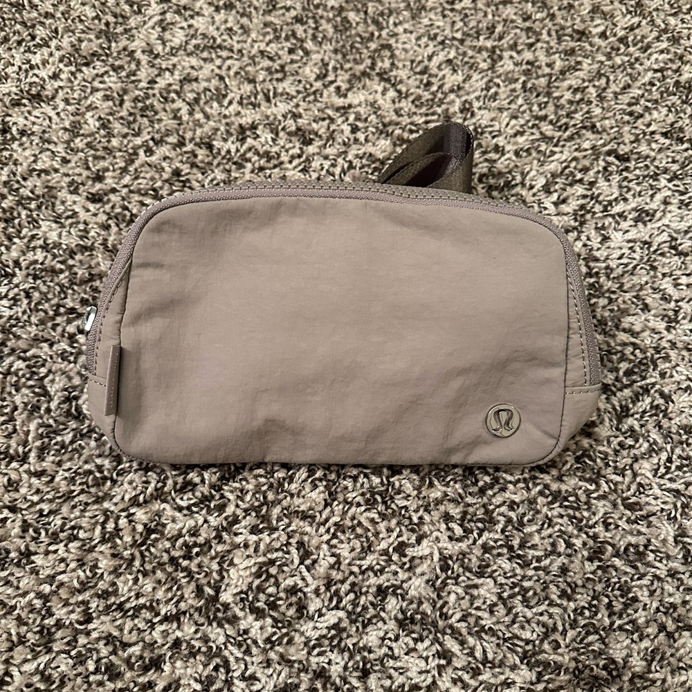 lululemon Everywhere belt bag cross body taupe